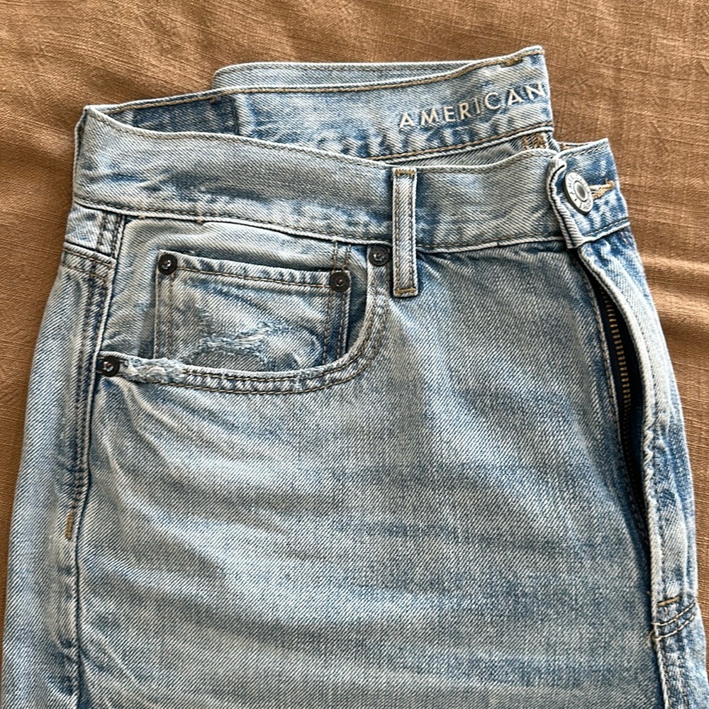 AE 90s boyfriend jeans